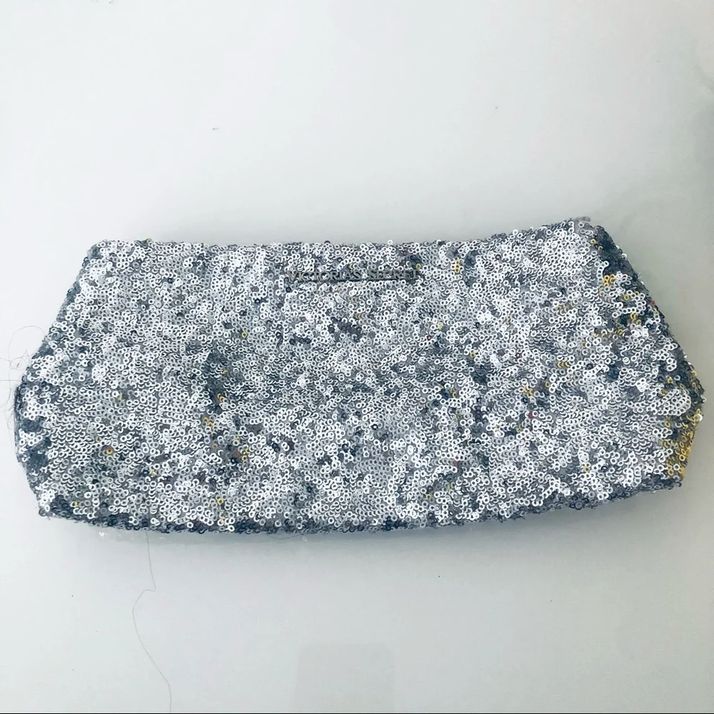 VICTORIA SECRET  SILVER SEQUIN WALLET - Picture 2 of 6
